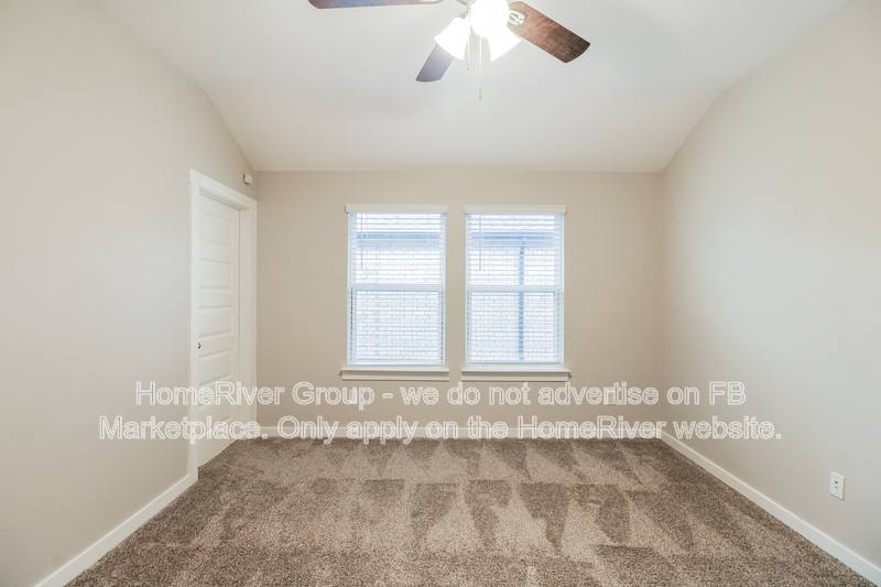 House for rent at 8122 Hush Heights Dr, Rosharon, TX 77583