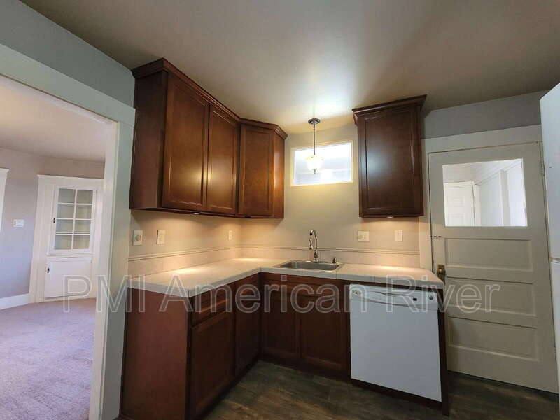 House for rent at 1928 El Monte Ave, Sacramento, CA 95815