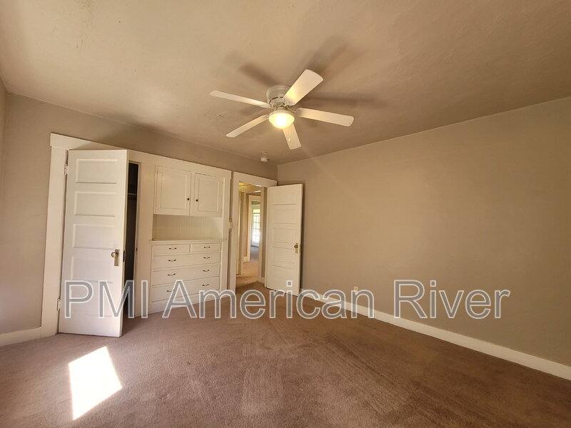 House for rent at 1928 El Monte Ave, Sacramento, CA 95815