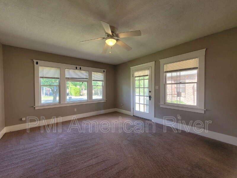 House for rent at 1928 El Monte Ave, Sacramento, CA 95815