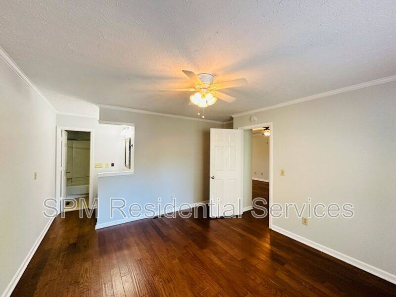 Townhouse for rent at 1811 Savannah Court, Wilmington, NC 28403