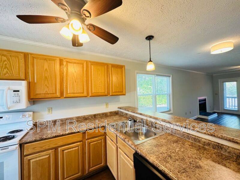 Townhouse for rent at 1811 Savannah Court, Wilmington, NC 28403