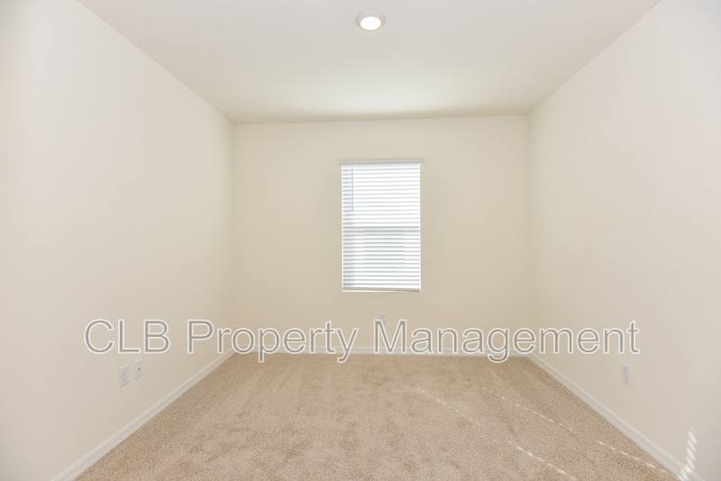 Townhouse for rent at 149 Reena Dr, Daytona Beach, FL 32117