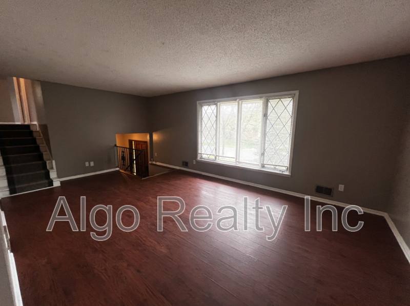House for rent at 7725 Tessman Dr, Minneapolis, MN 55445