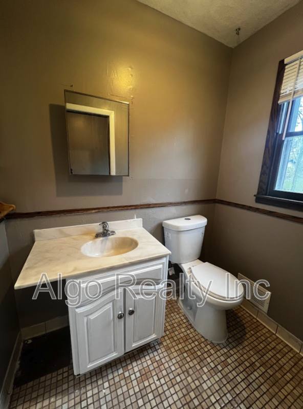 House for rent at 7725 Tessman Dr, Minneapolis, MN 55445