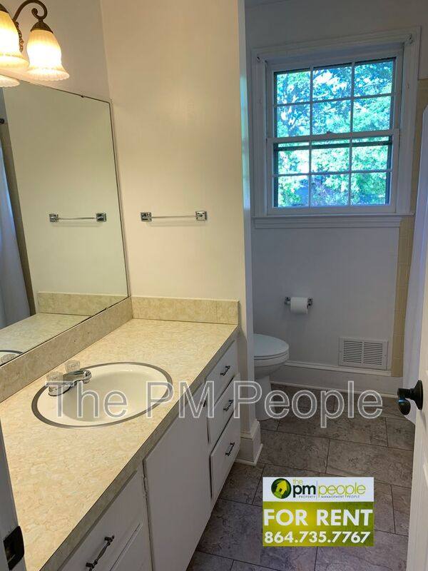 House for rent at 204 Pennwood Lane, Greenville, SC 29609