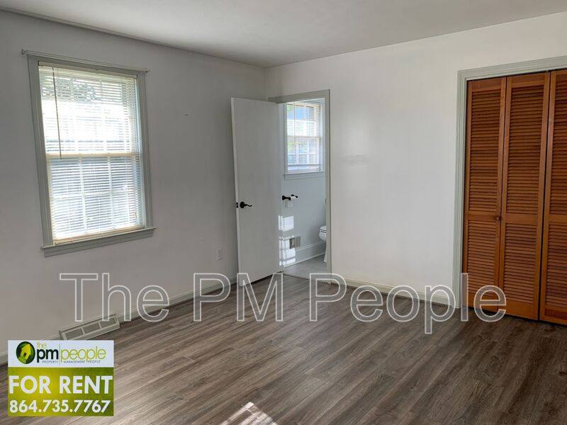 House for rent at 204 Pennwood Lane, Greenville, SC 29609