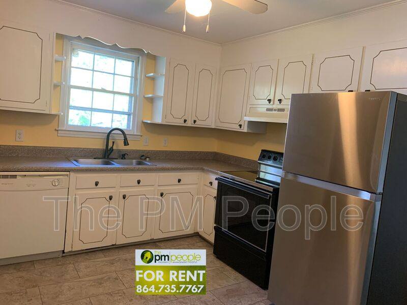 House for rent at 204 Pennwood Lane, Greenville, SC 29609