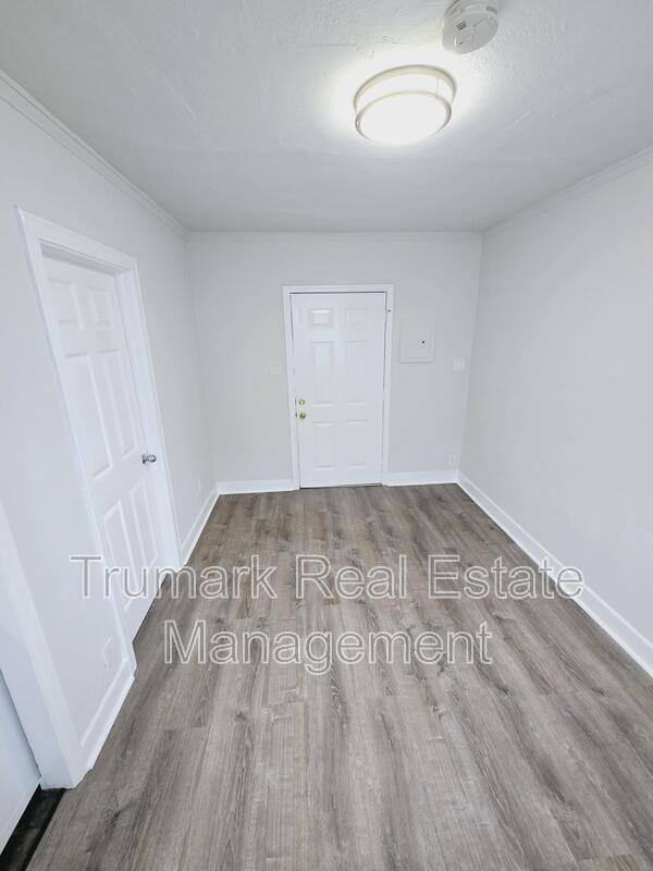 Apartment for rent at 429 W Garfield Ave #C, Glendale, CA 91204