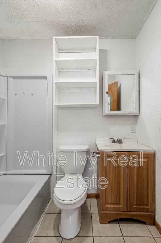Apartment for rent at 120 McAdams Lane E, Huntsville, TX 77320