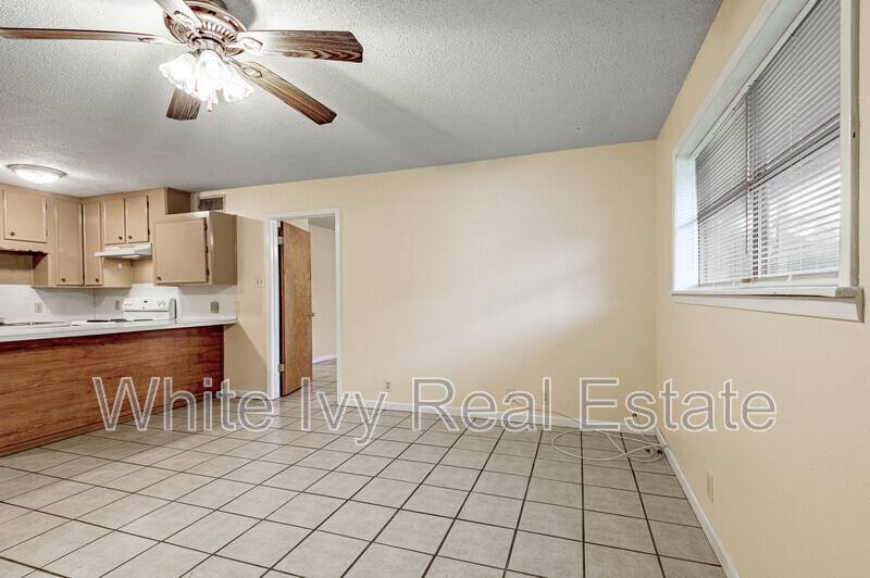 Apartment for rent at 120 McAdams Lane E, Huntsville, TX 77320