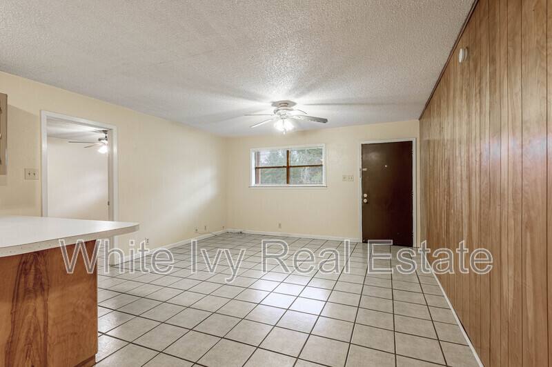 Apartment for rent at 120 McAdams Lane E, Huntsville, TX 77320