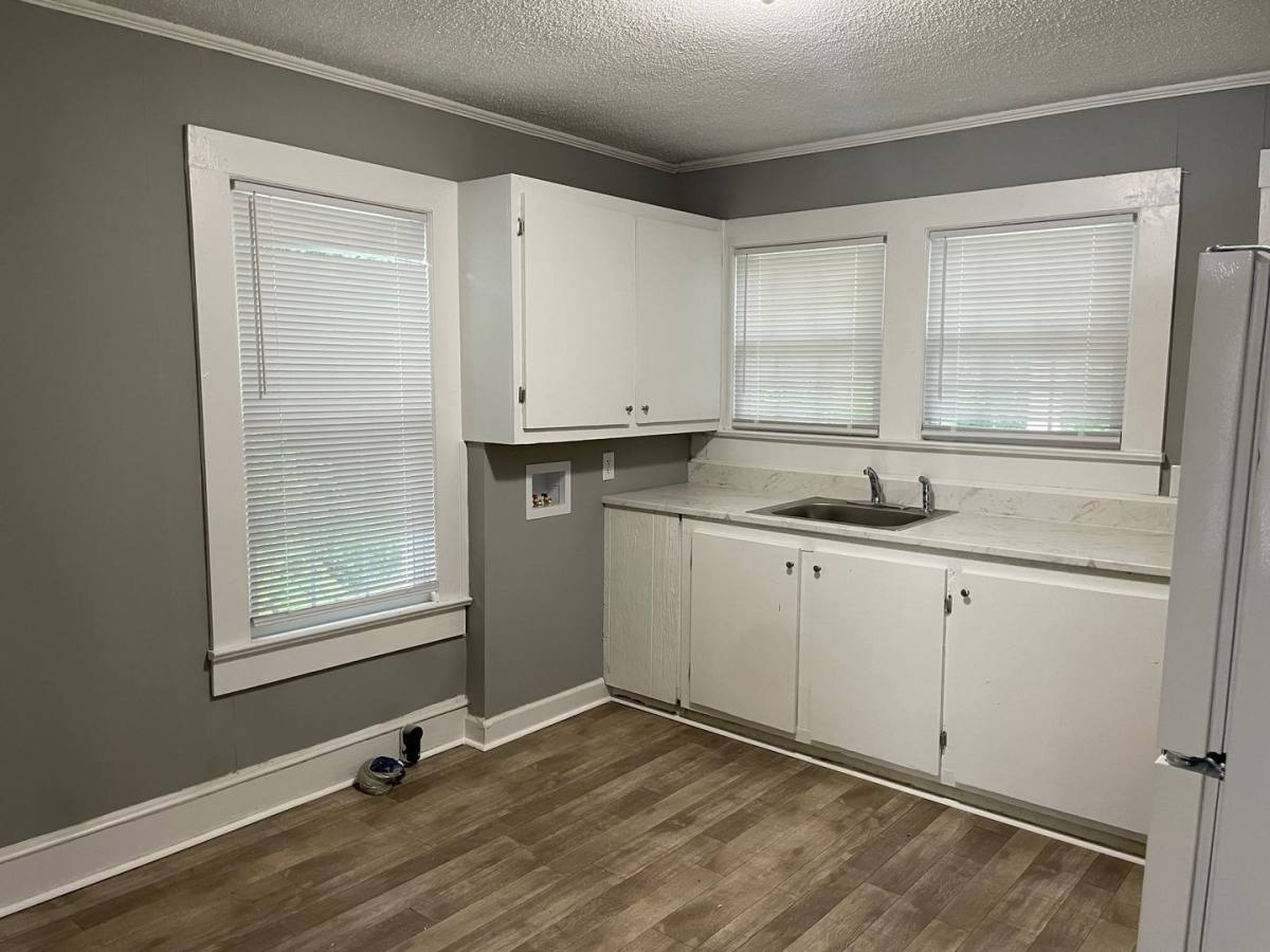 Apartment for rent at 254 & 256 N Elm St, Asheboro, NC 27203
