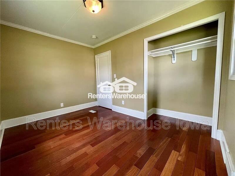 House for rent at 5810 Francis Ave, Urbandale, IA 50322