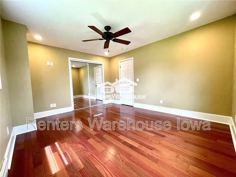 House for rent at 5810 Francis Ave, Urbandale, IA 50322