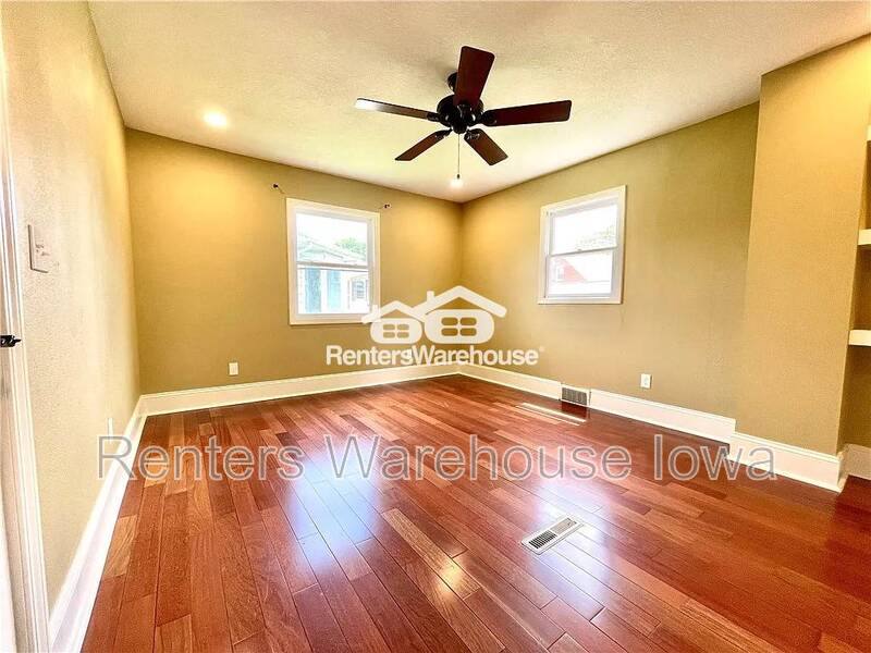 House for rent at 5810 Francis Ave, Urbandale, IA 50322