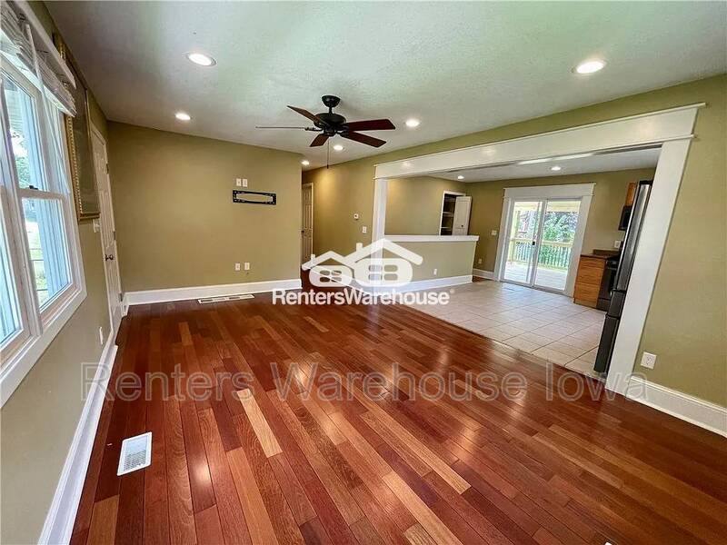 House for rent at 5810 Francis Ave, Urbandale, IA 50322
