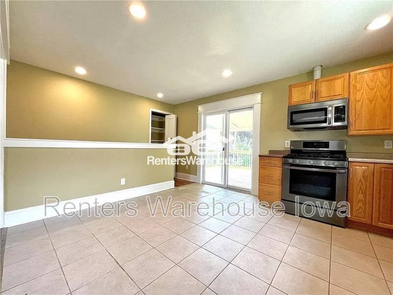 House for rent at 5810 Francis Ave, Urbandale, IA 50322