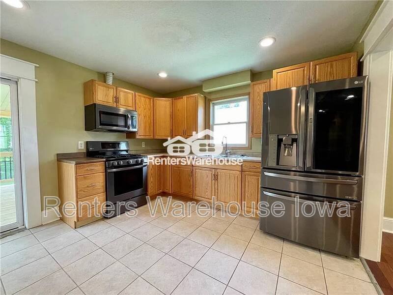 House for rent at 5810 Francis Ave, Urbandale, IA 50322