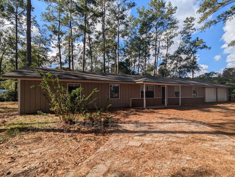 House for rent at 209 School House Rd, Hinesville, GA 31313