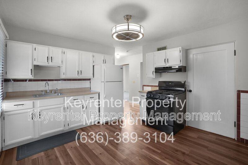 House for rent at 1045 N New Florissant Rd, Florissant, MO 63031