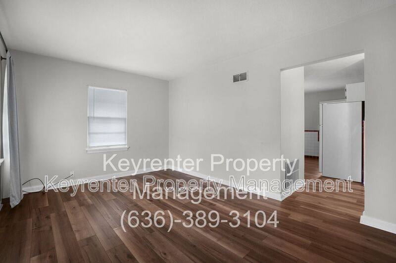 House for rent at 1045 N New Florissant Rd, Florissant, MO 63031