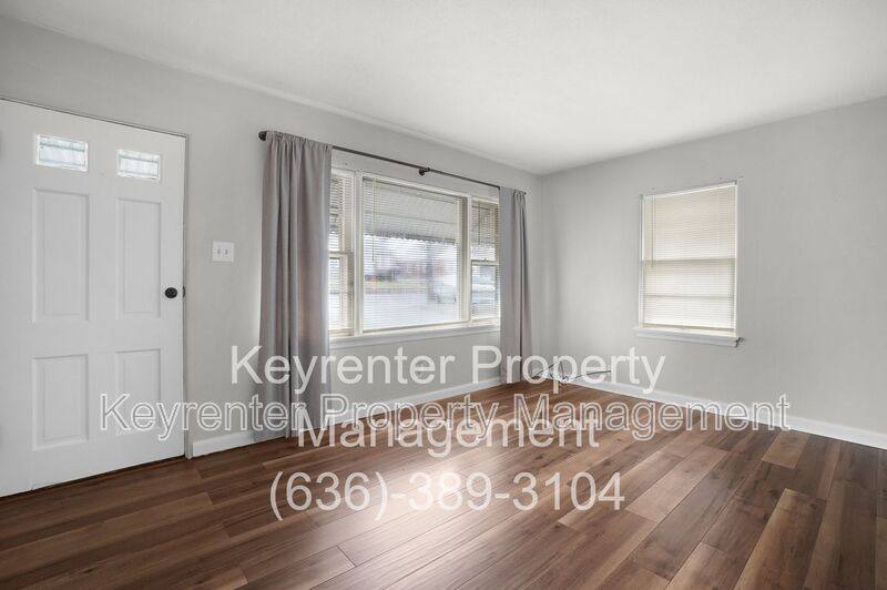 House for rent at 1045 N New Florissant Rd, Florissant, MO 63031
