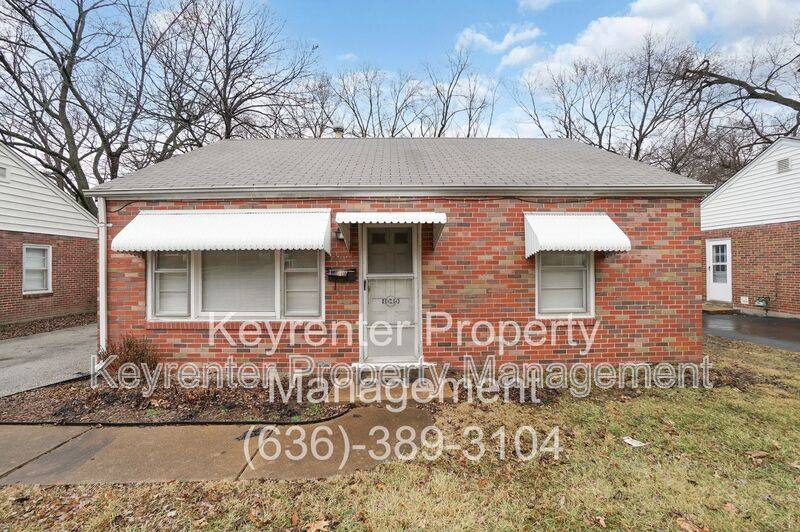 House for rent at 1045 N New Florissant Rd, Florissant, MO 63031