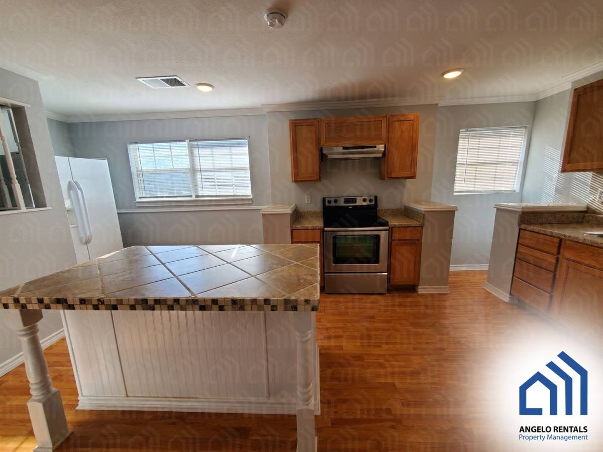 House for rent at 301 W Ave S, San Angelo, TX 76903