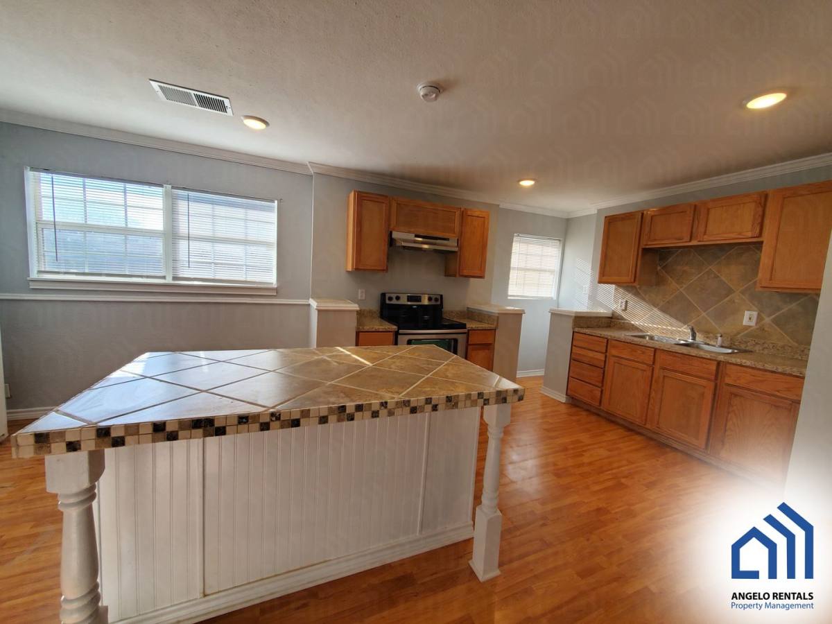 House for rent at 301 W Ave S, San Angelo, TX 76903
