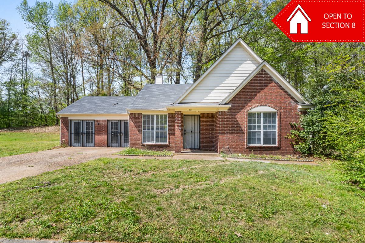 House for rent at 4335 N Grand Cedar Lane, Memphis, TN 38128