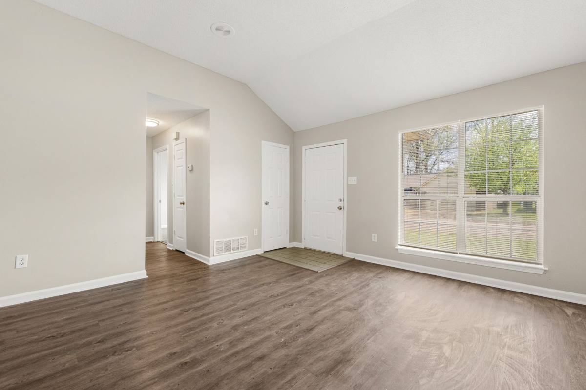 House for rent at 4335 N Grand Cedar Lane, Memphis, TN 38128