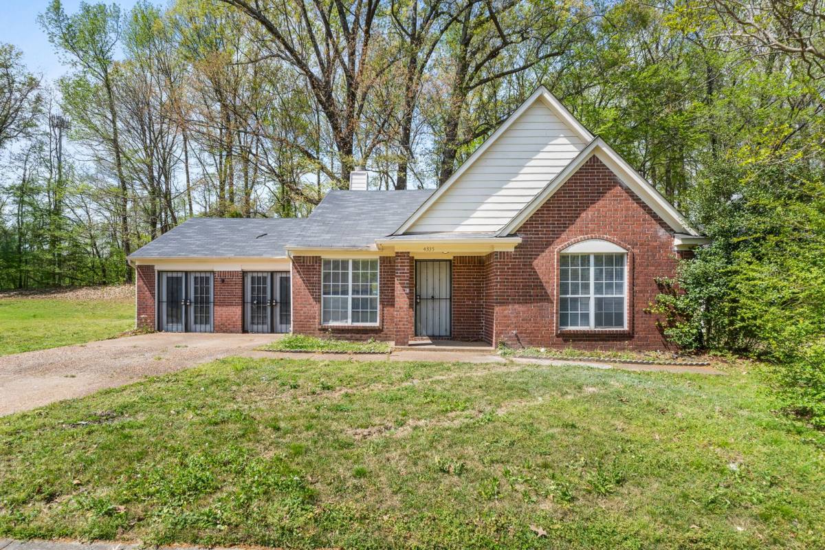 House for rent at 4335 N Grand Cedar Lane, Memphis, TN 38128