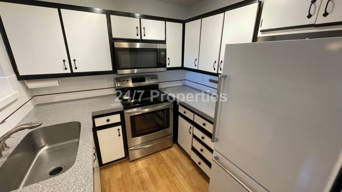 Condo for rent at 20070 Larkspur Lane, West Linn, OR 97068