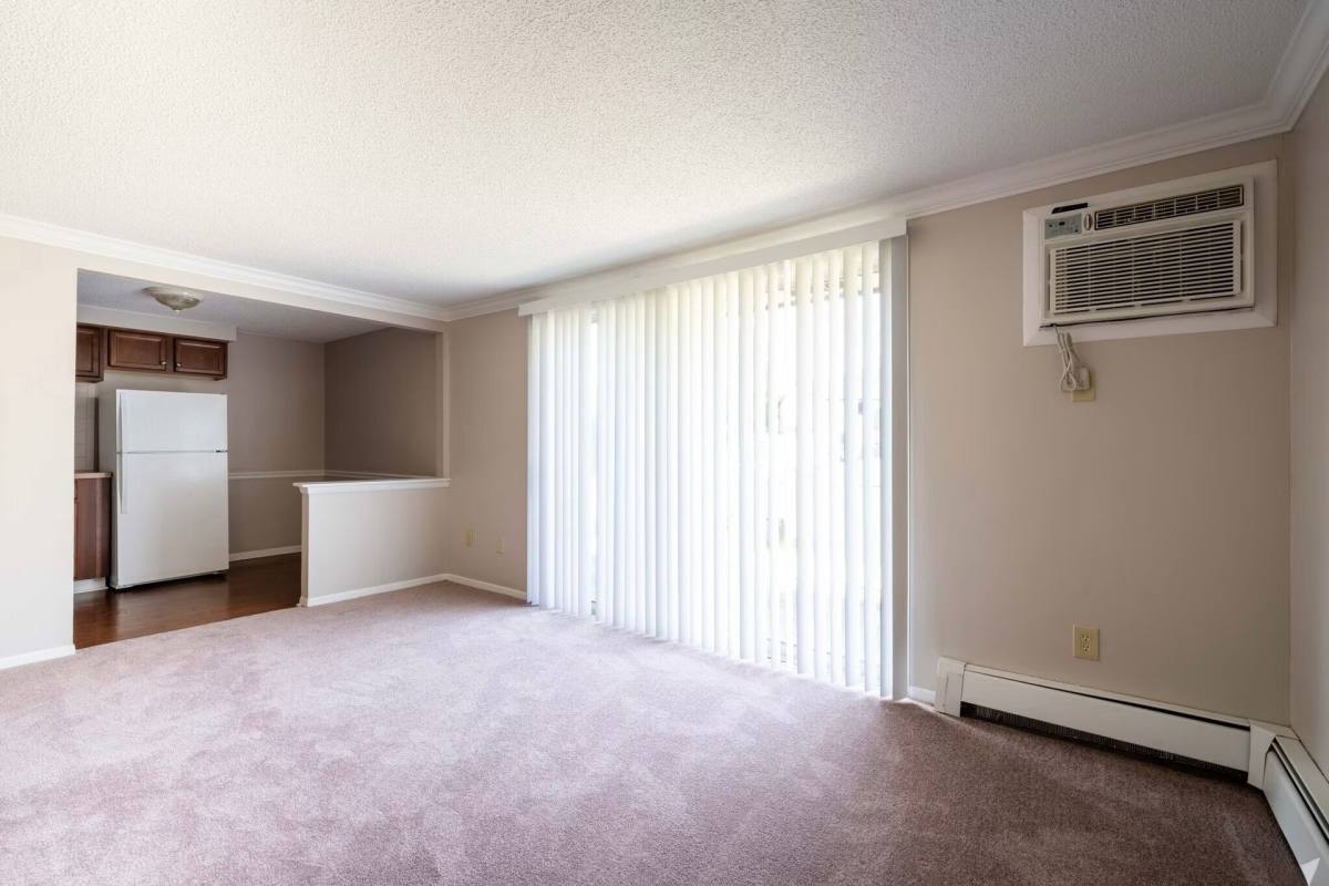 Townhouse for rent at 510 Center Rd, Buffalo, NY 14224