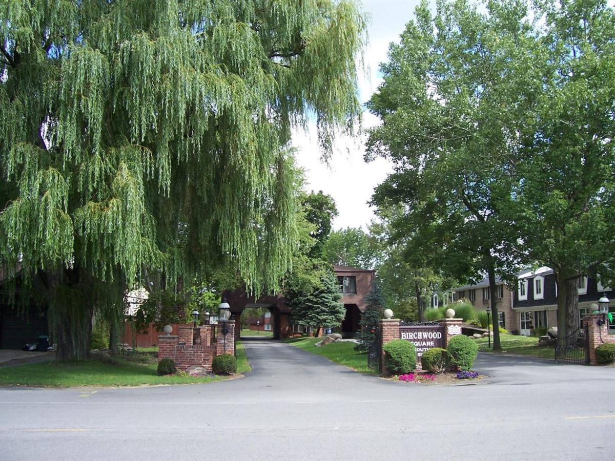 Townhouse for rent at 510 Center Rd, Buffalo, NY 14224