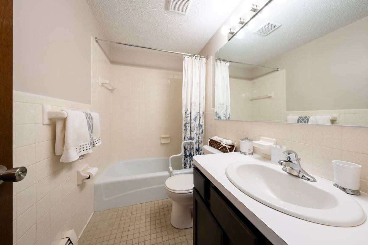Townhouse for rent at 510 Center Rd, Buffalo, NY 14224