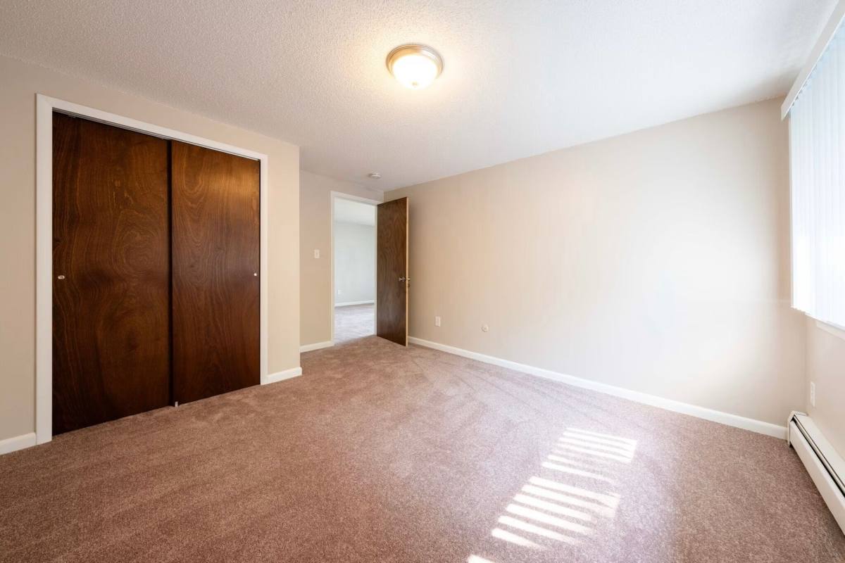 Townhouse for rent at 510 Center Rd, Buffalo, NY 14224