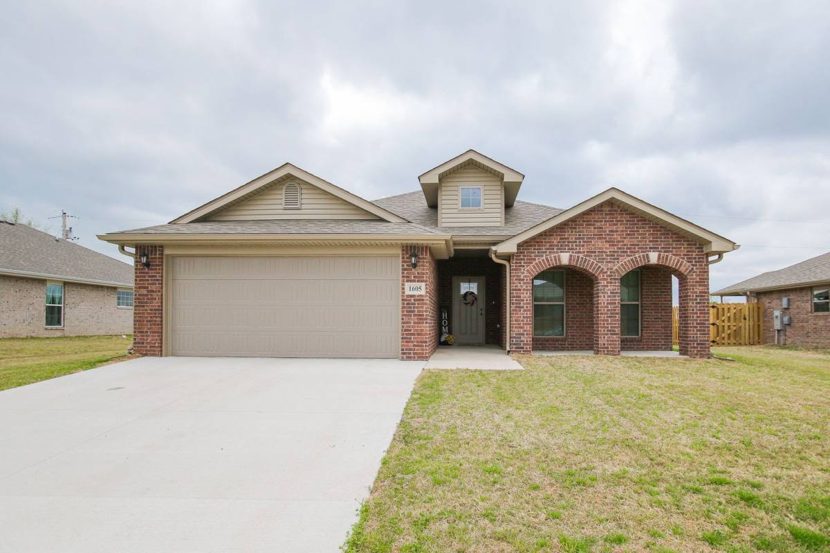 House for rent at 1605 Emma St, Gentry, AR 72734