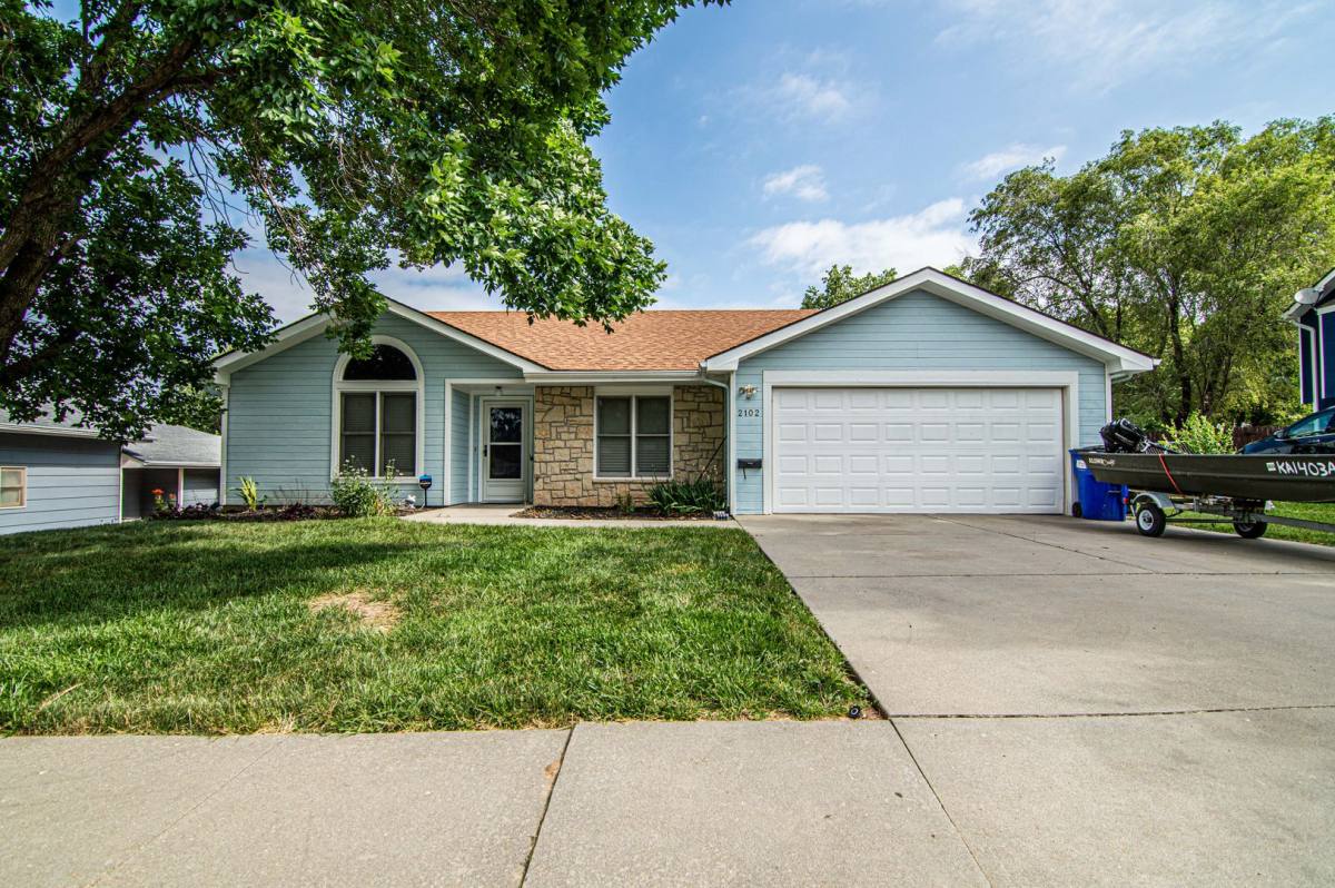 Apartment for rent at 2102 Sunflower Court, Junction City, KS 66441