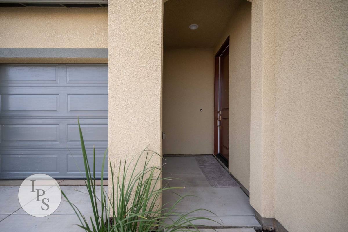 House for rent at 370 Lodge Rd S, Madera, CA 93636