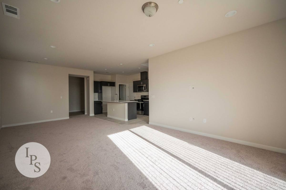 House for rent at 370 Lodge Rd S, Madera, CA 93636