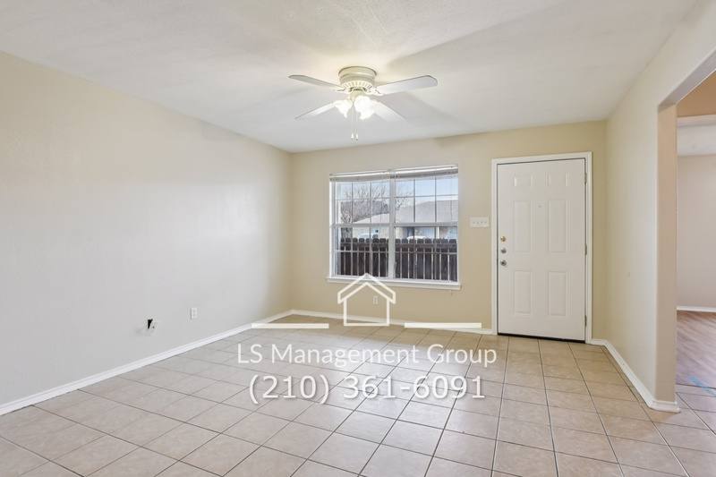 Apartment for rent at 7636 Oak Chase #1, San Antonio, TX 78239