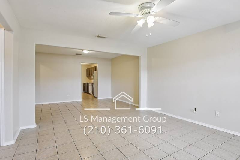 Apartment for rent at 7636 Oak Chase #1, San Antonio, TX 78239