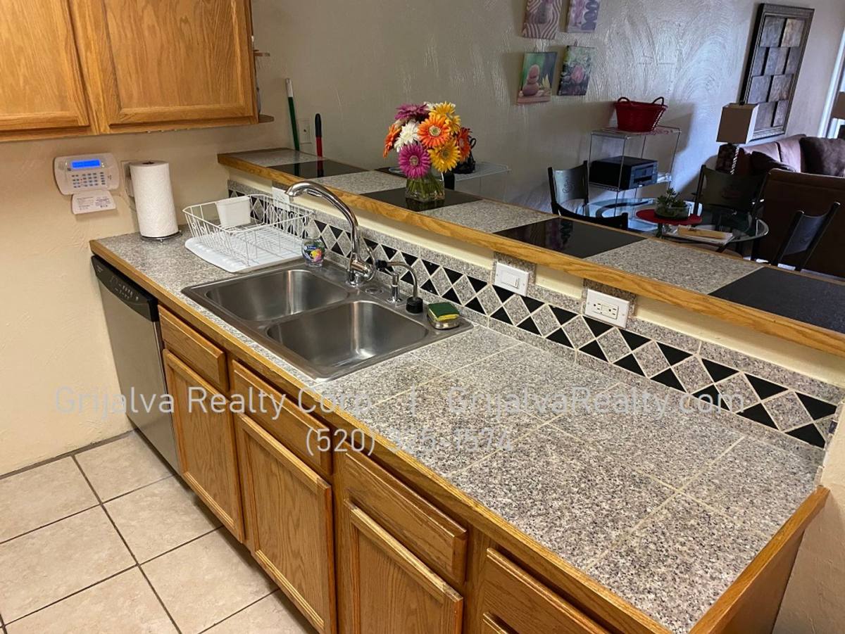 Condo for rent at 931 N Euclid Ave, Tucson, AZ 85719