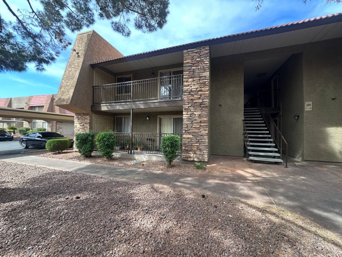 Apartment for rent at 4320 Sandy River Dr, Las Vegas, NV 89103