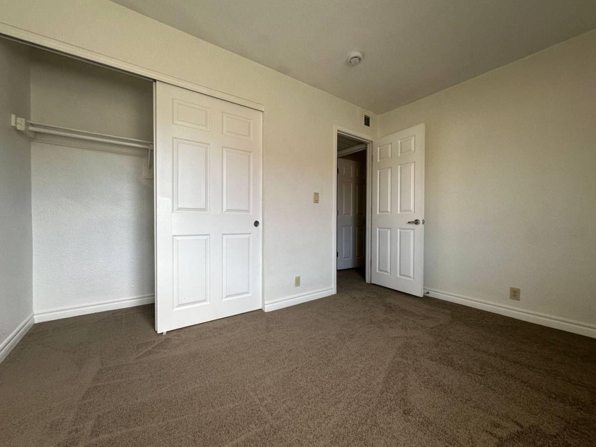 Apartment for rent at 4320 Sandy River Dr, Las Vegas, NV 89103