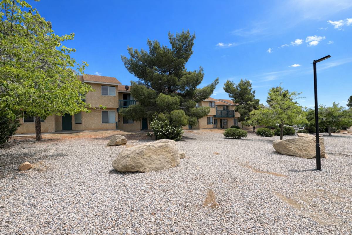 Apartment for rent at 16221 Apple Valley Rd, Apple Valley, CA 92307