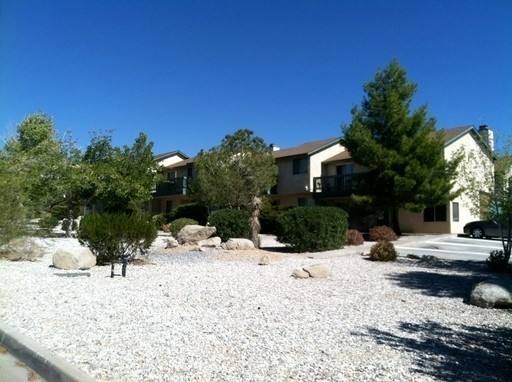 Townhouse for rent at 16221 Apple Valley Rd, Apple Valley, CA 92307