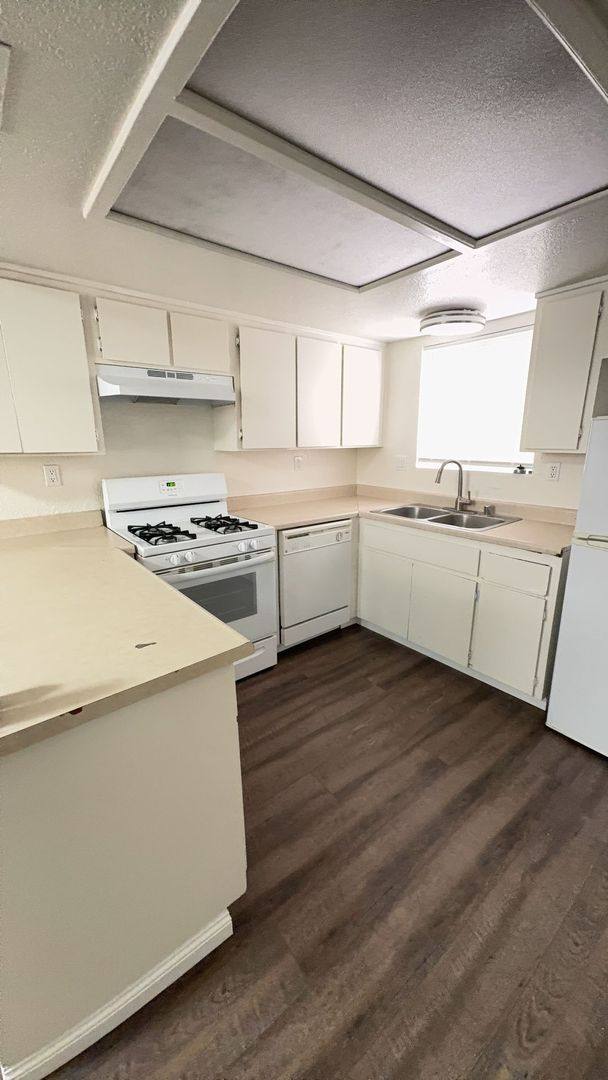 Apartment for rent at 16221 Apple Valley Rd, Apple Valley, CA 92307